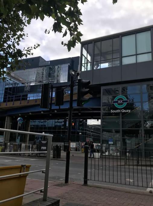 1 Bedroom Flat With Free Parking *