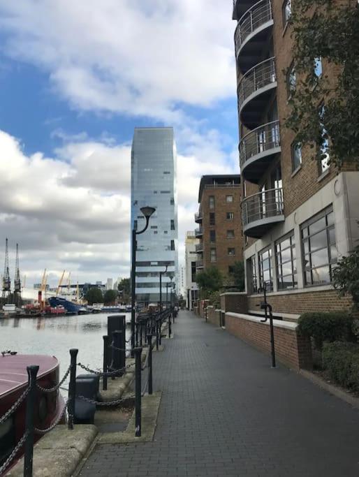 1 Bedroom Flat With Free Parking *