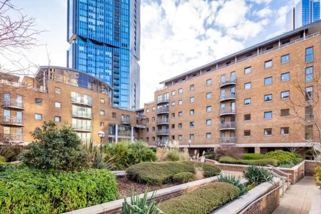 1 Bedroom Flat With Free Parking * Londres