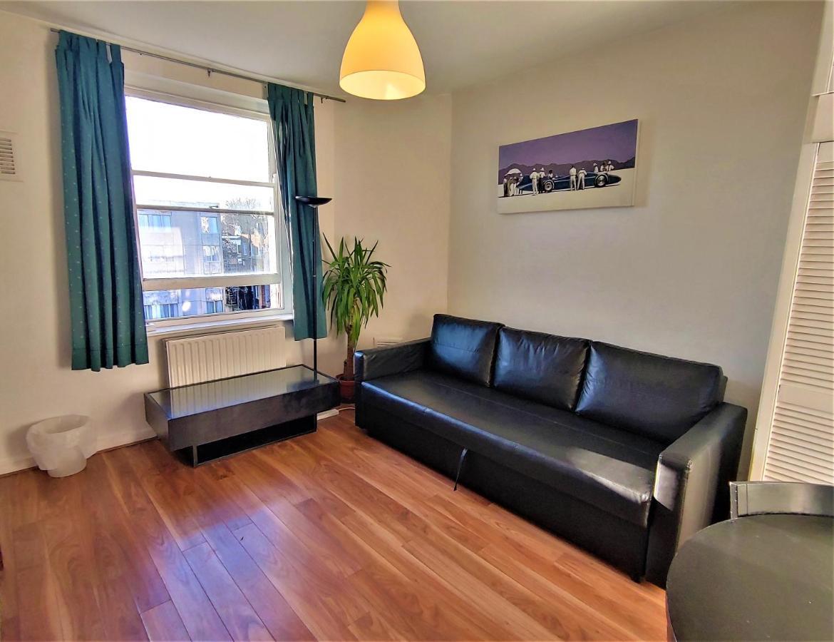 Bright Near Hyde Park Sleeps 4 *
