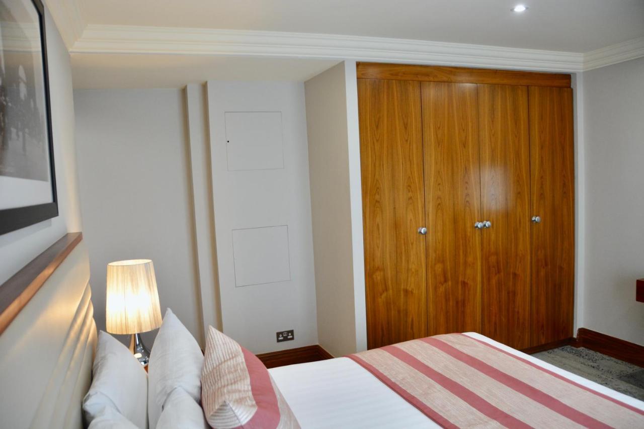 Sanctum International Con Servicio
