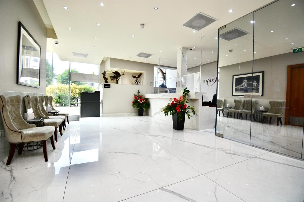 Sanctum International Con Servicio *