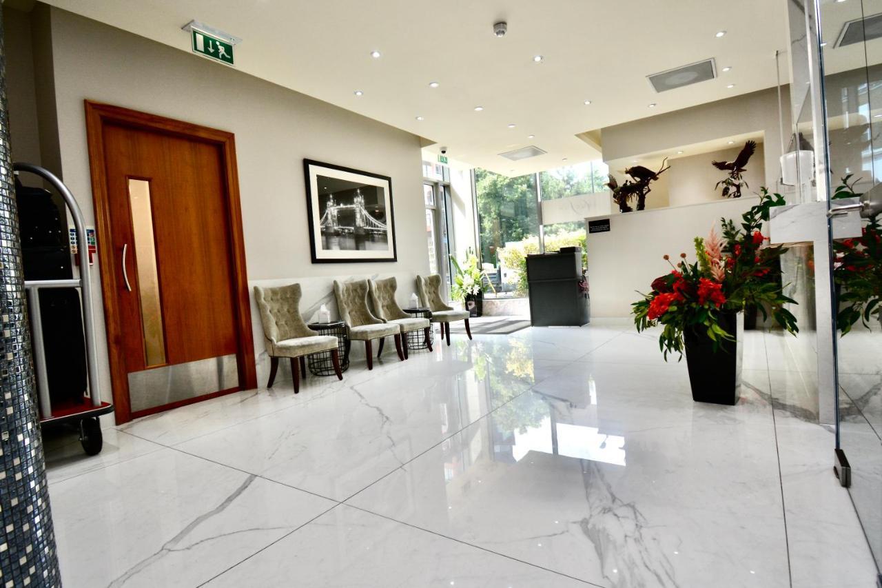 Sanctum International Con Servicio