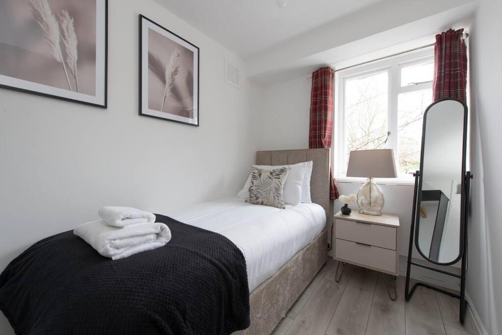 Great House In Centre Of Vibrant, Cool Brixton! *