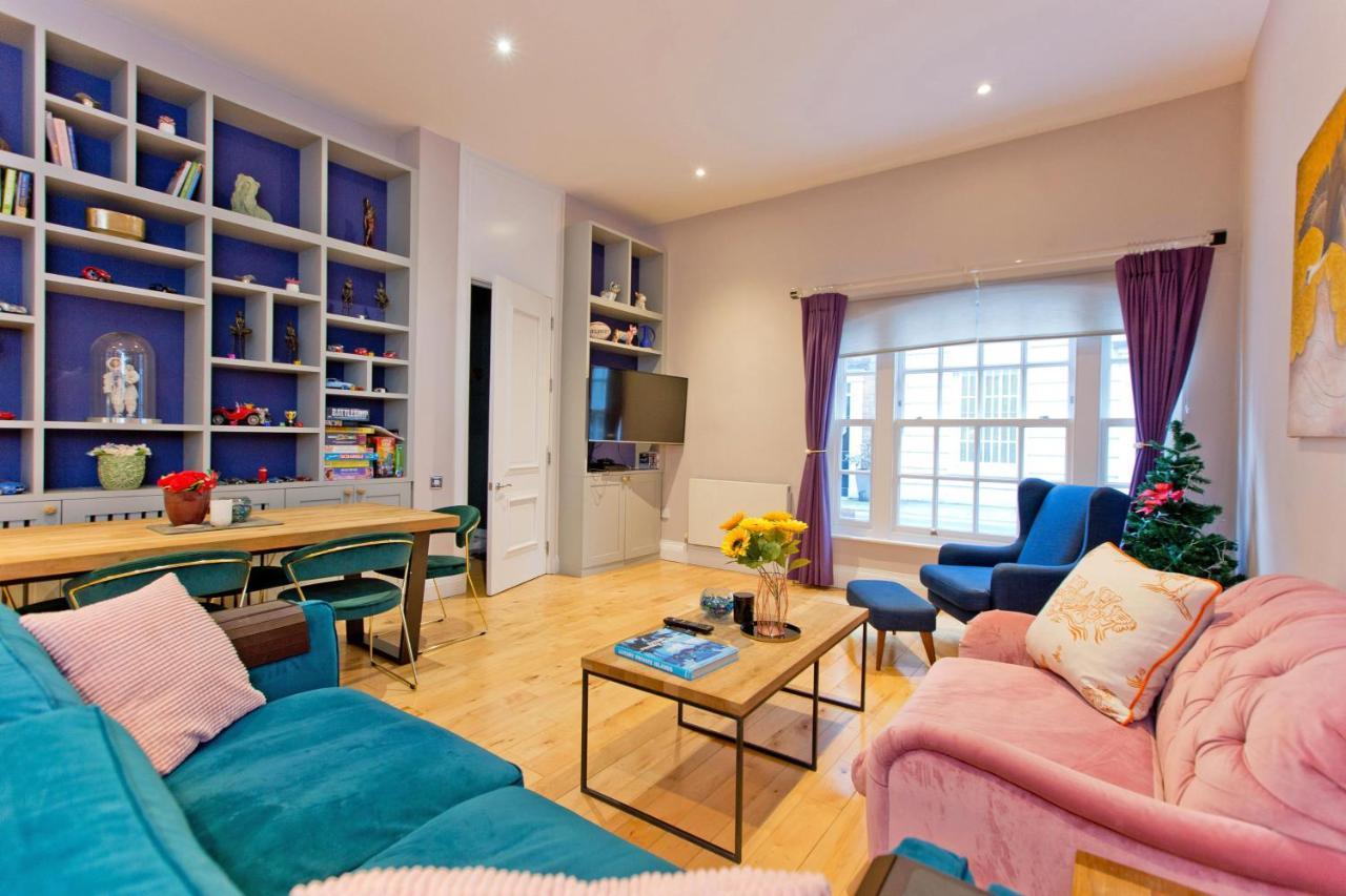 3 Bedroom Modern Mews House Londen