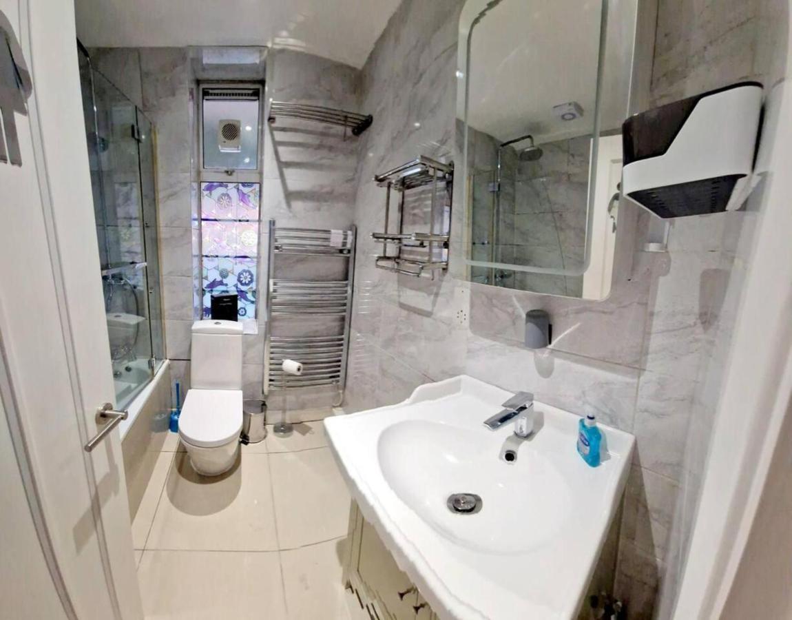 Modern 3-bed House In Surrey Quays * Londen