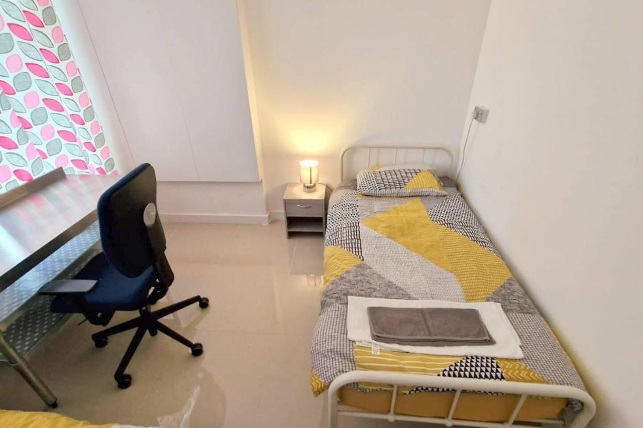 Modern 3-bed House In Surrey Quays Vakantiehuis *