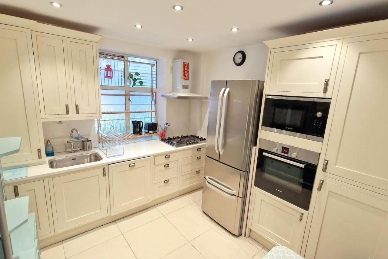 Vakantiehuis Modern 3-bed House In Surrey Quays *