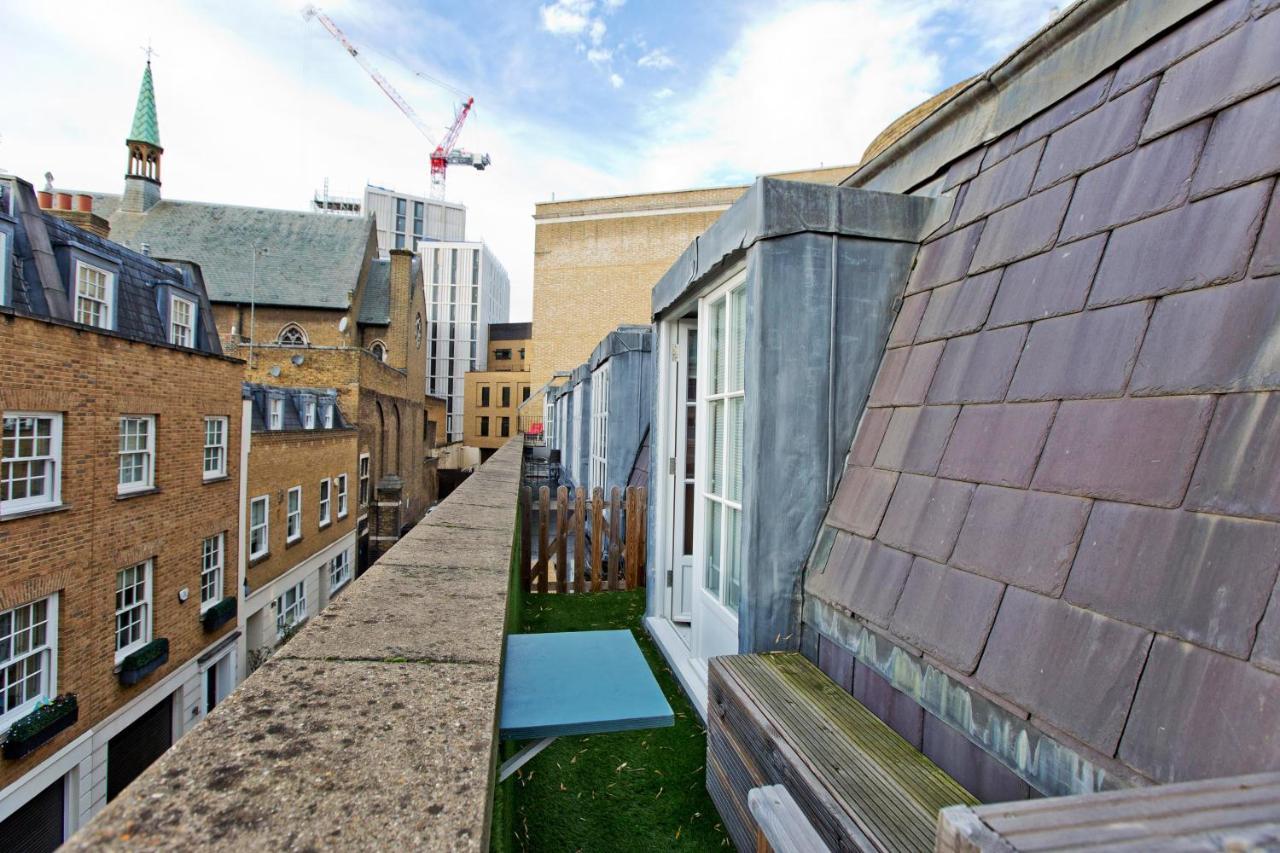 3 Bedroom Modern Mews House * Londen