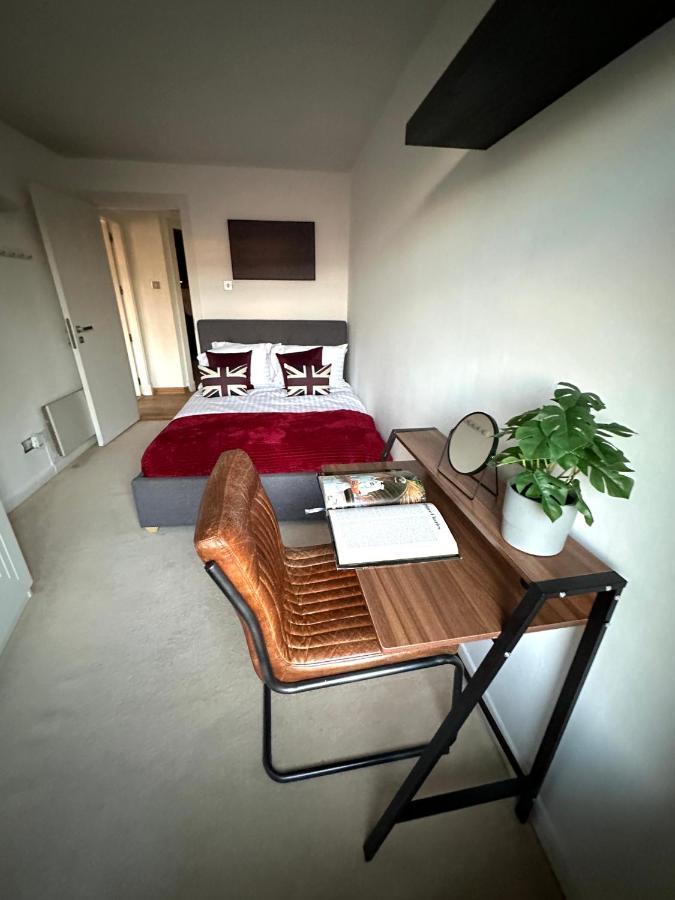 Deluxe Penthouse Riverside View 2 Bedroom Flat With Lift - Old Industrial Factory Warehouse * Londres
