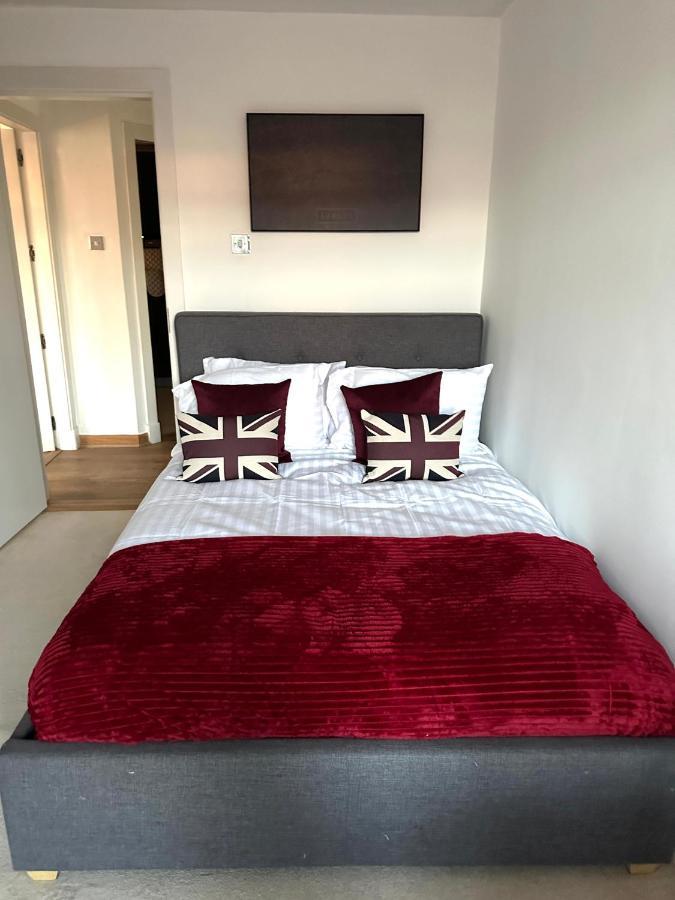 Deluxe Penthouse Riverside View 2 Bedroom Flat With Lift - Old Industrial Factory Warehouse * Londres