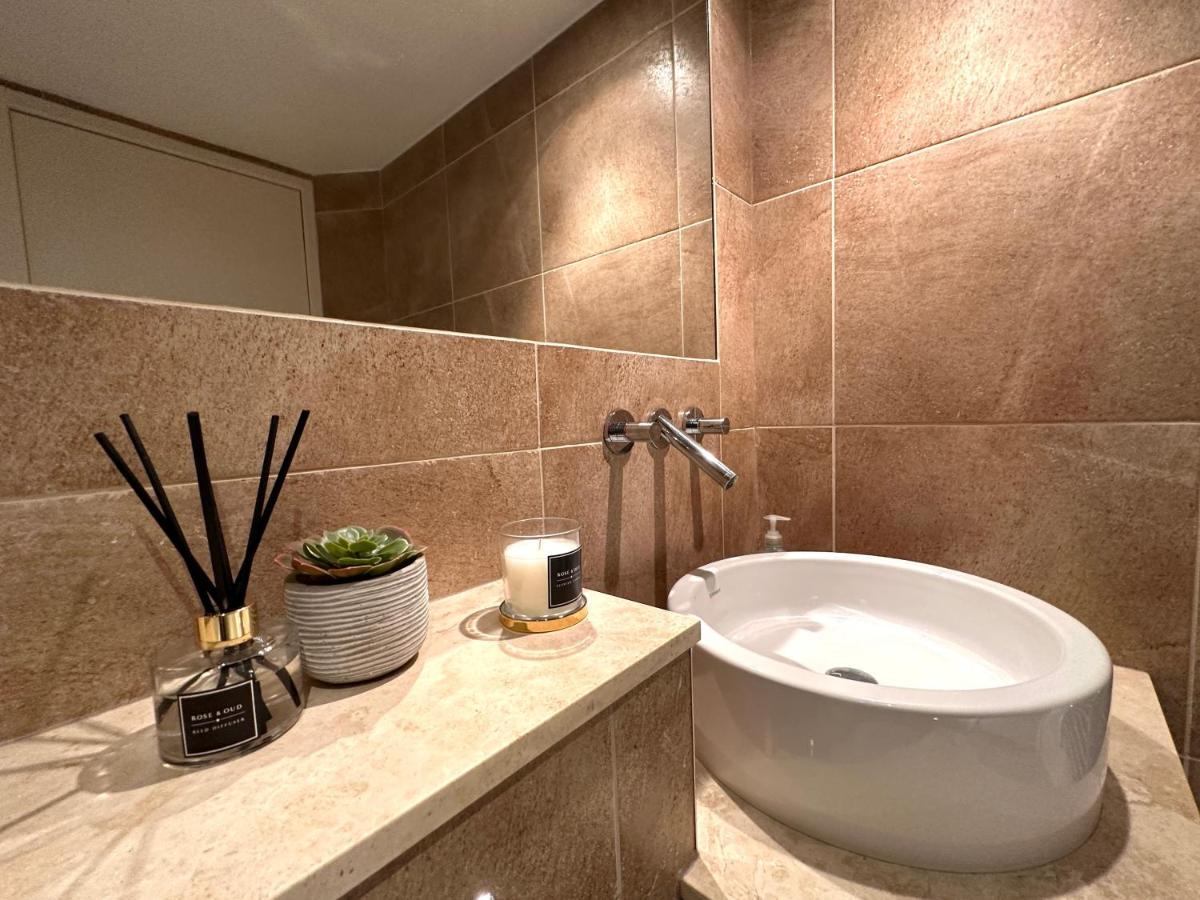 Deluxe Penthouse Riverside View 2 Bedroom Flat With Lift - Old Industrial Factory Warehouse Apartamento *
