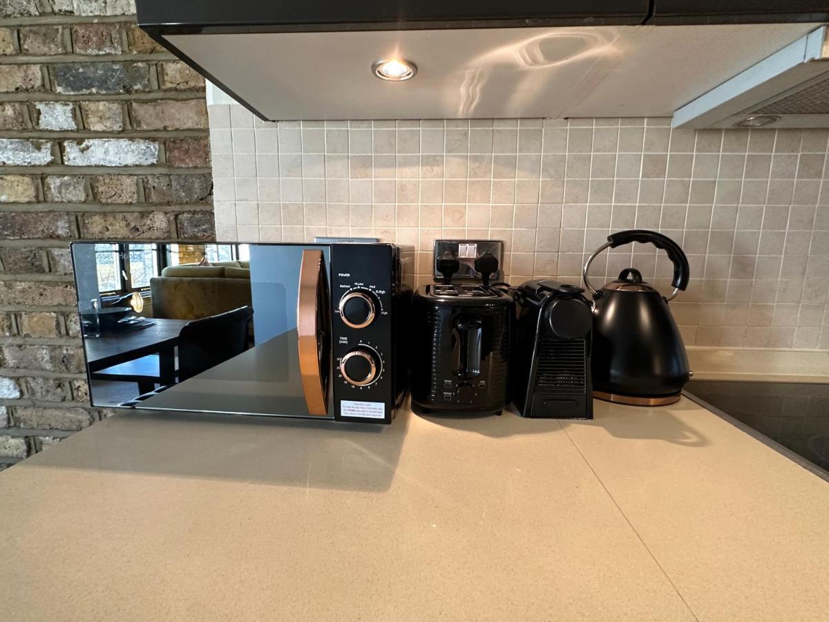 Deluxe Penthouse Riverside View 2 Bedroom Flat With Lift - Old Industrial Factory Warehouse Apartamento *