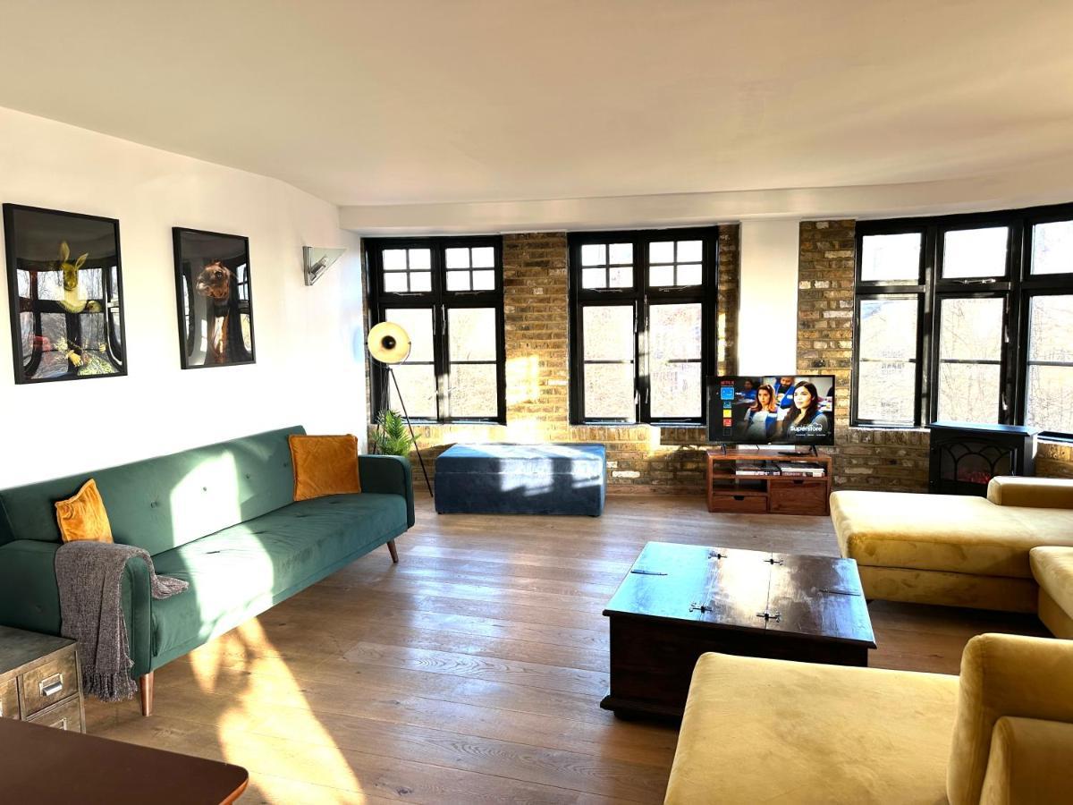 Deluxe Penthouse Riverside View 2 Bedroom Flat With Lift - Old Industrial Factory Warehouse Londres