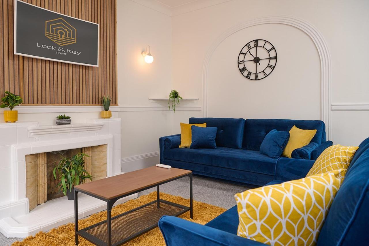 Spacious 3 Bedroom Apartment- Crouch End Londen