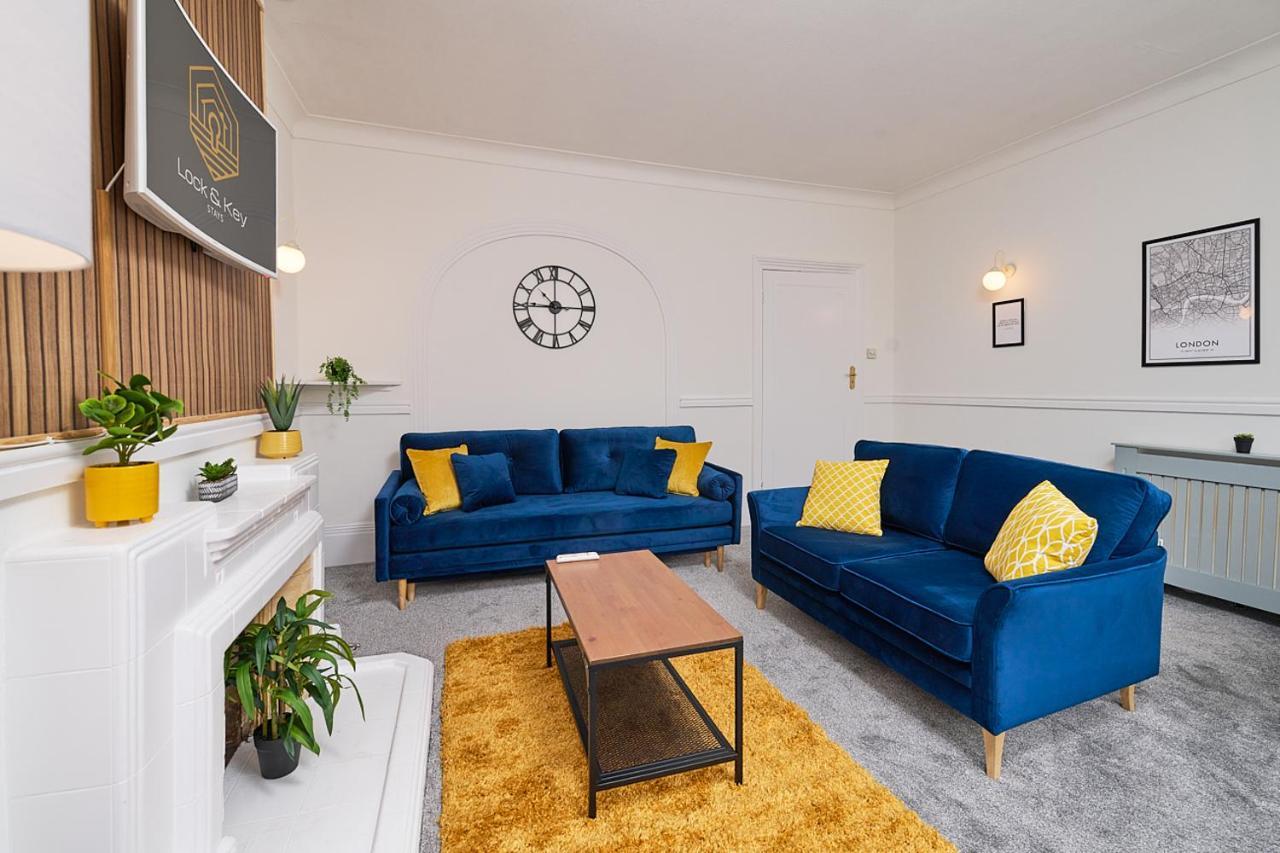 Spacious 3 Bedroom Apartment- Crouch End *