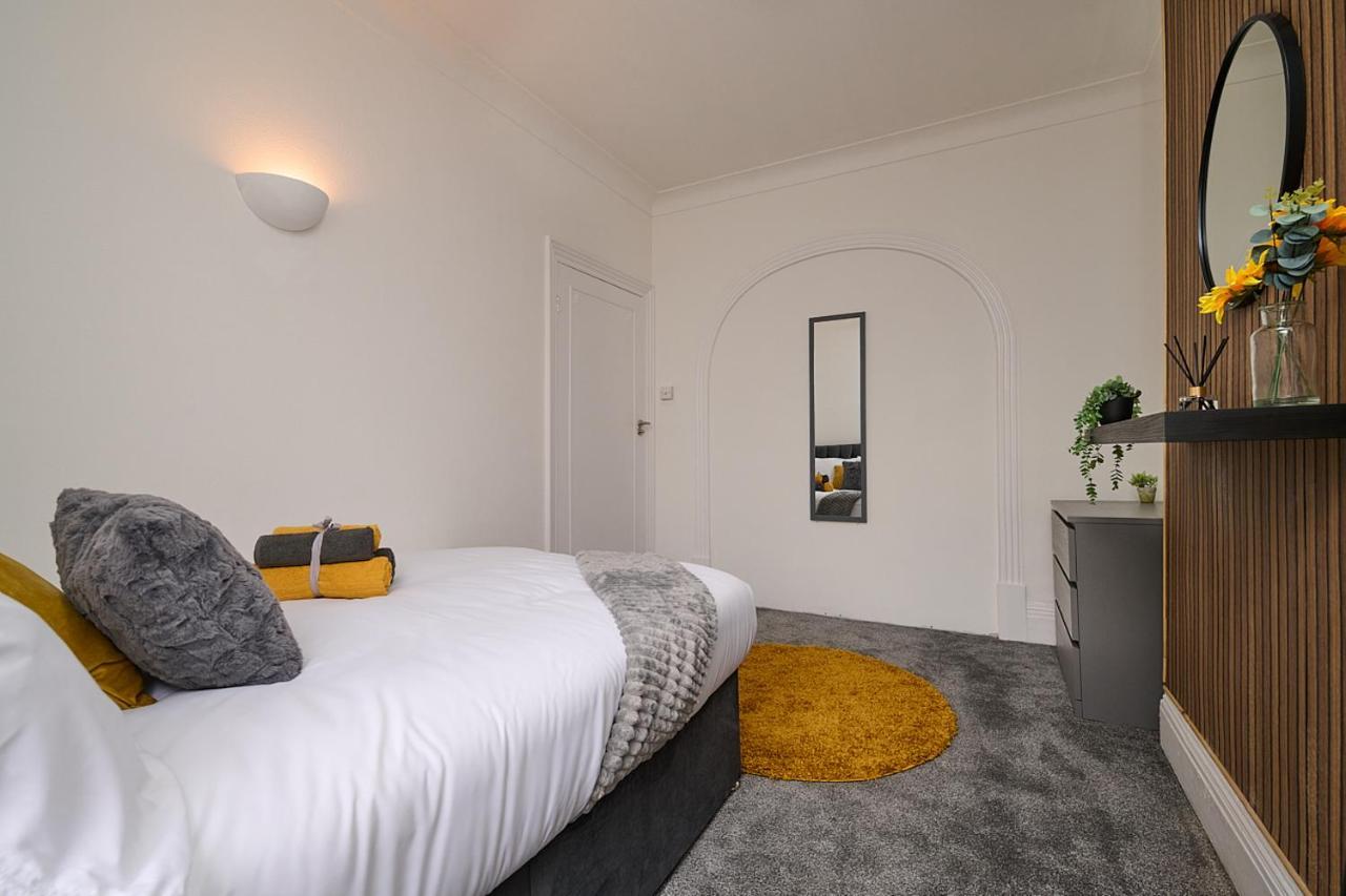 Spacious 3 Bedroom Apartment- Crouch End Londen