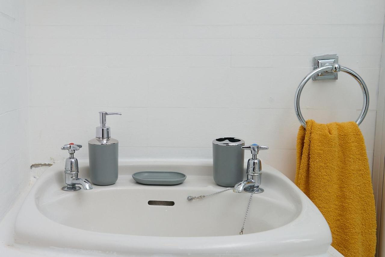 Spacious 3 Bedroom Apartment- Crouch End Londen