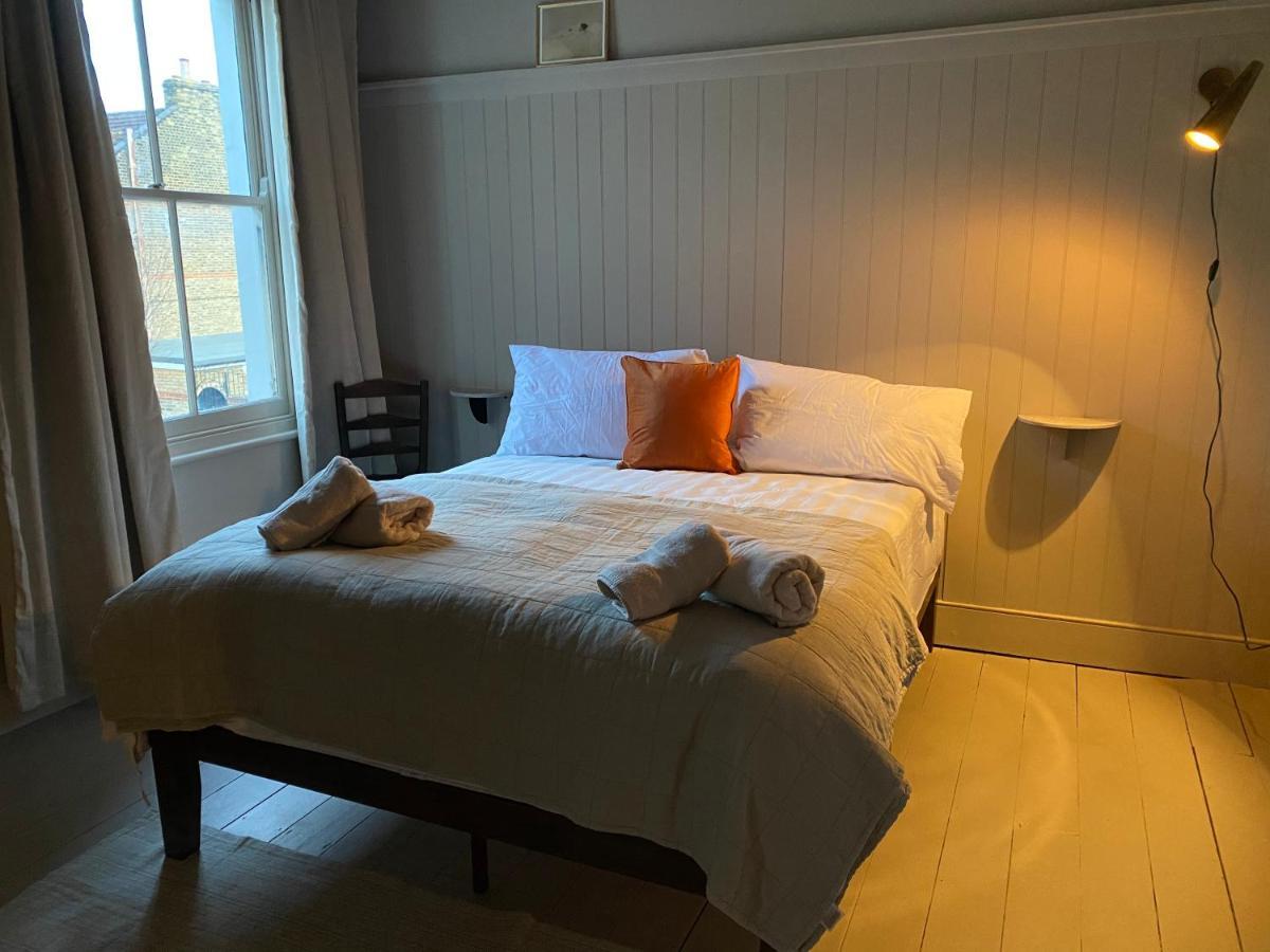 Stylish Apt Excel Olympic Close To Station Londres
