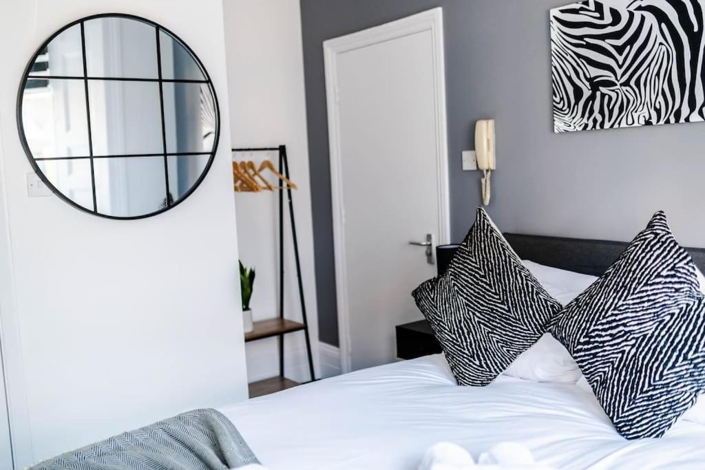 Chic In Prime Location Apartment