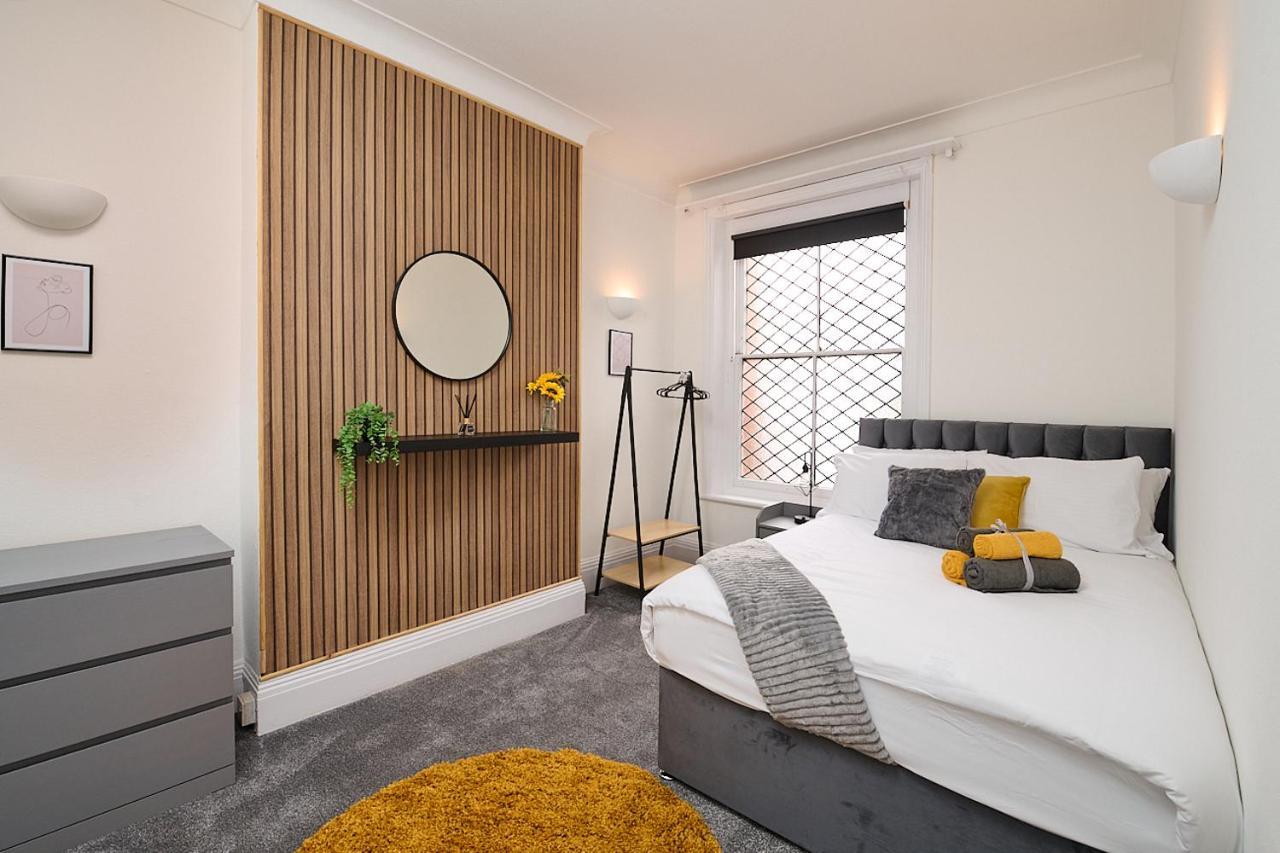 Spacious 3 Bedroom Apartment- Crouch End Appartement Londen