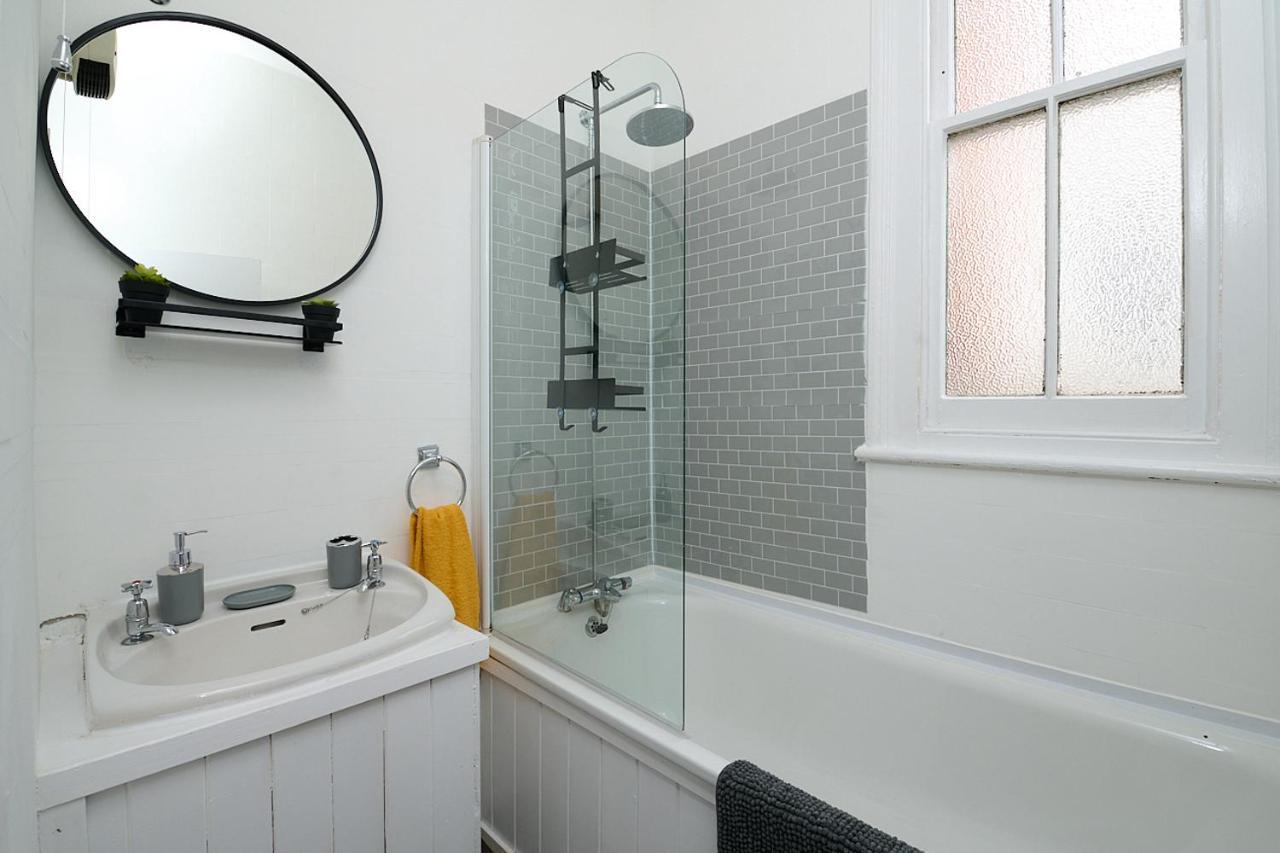 Spacious 3 Bedroom Apartment- Crouch End Appartement *