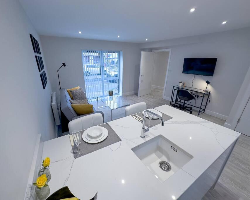 Gorgeous Apartment, 5 Mins From Canada Water, Not Lewisham As Listed! Apartment