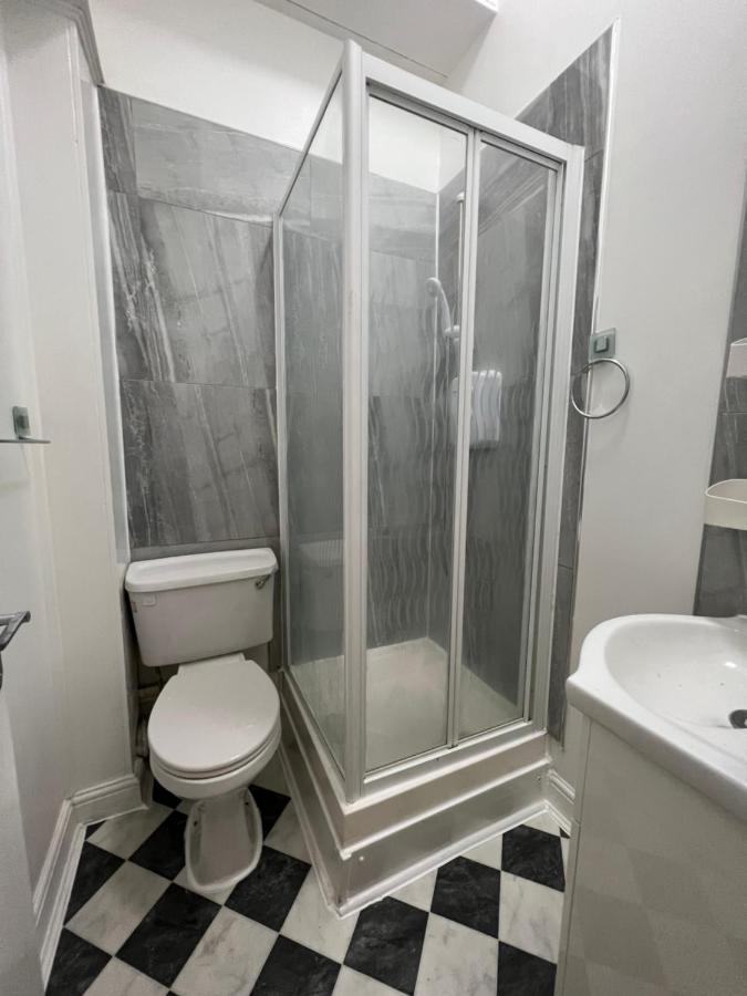 Lovely On Finchley Road * Londen