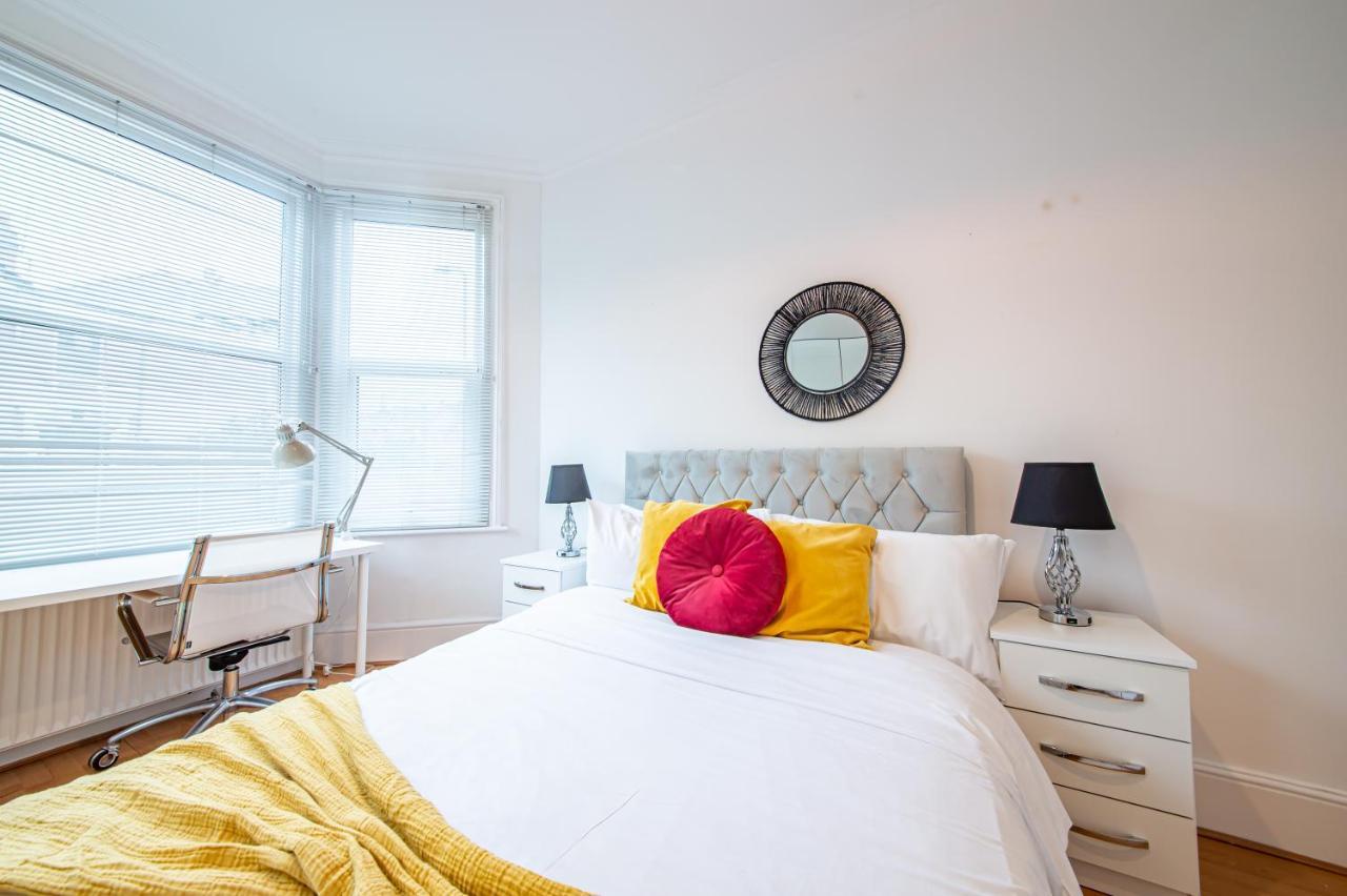 Apartamento Modern Spacious 75 *