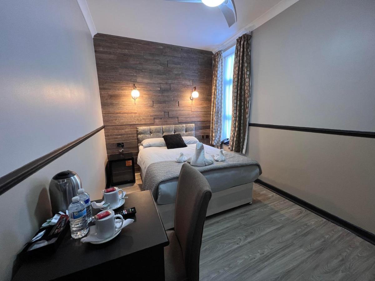The Commongate 3* London
