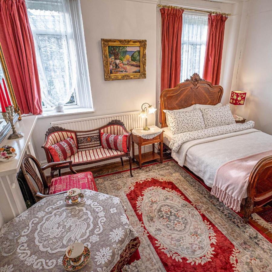 Couette-café Dawson Place, Juliette's 3*
