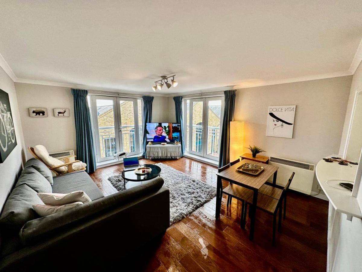 O2 Arena Luxury Flat Sleeps 6 With Parking Londres