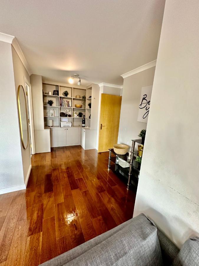 O2 Arena Luxury Flat Sleeps 6 With Parking