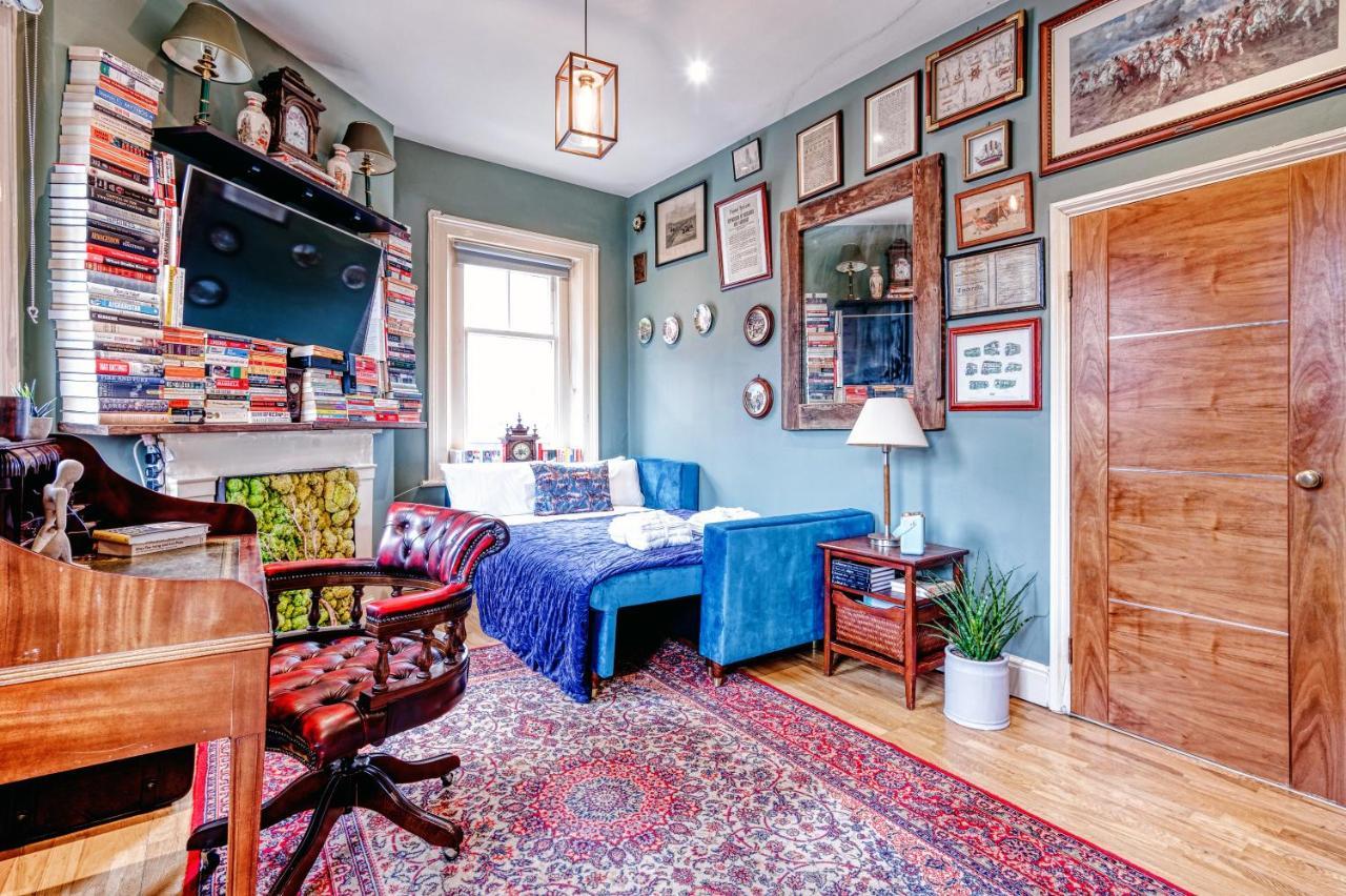 Sunny Corner In Center Of Appartement