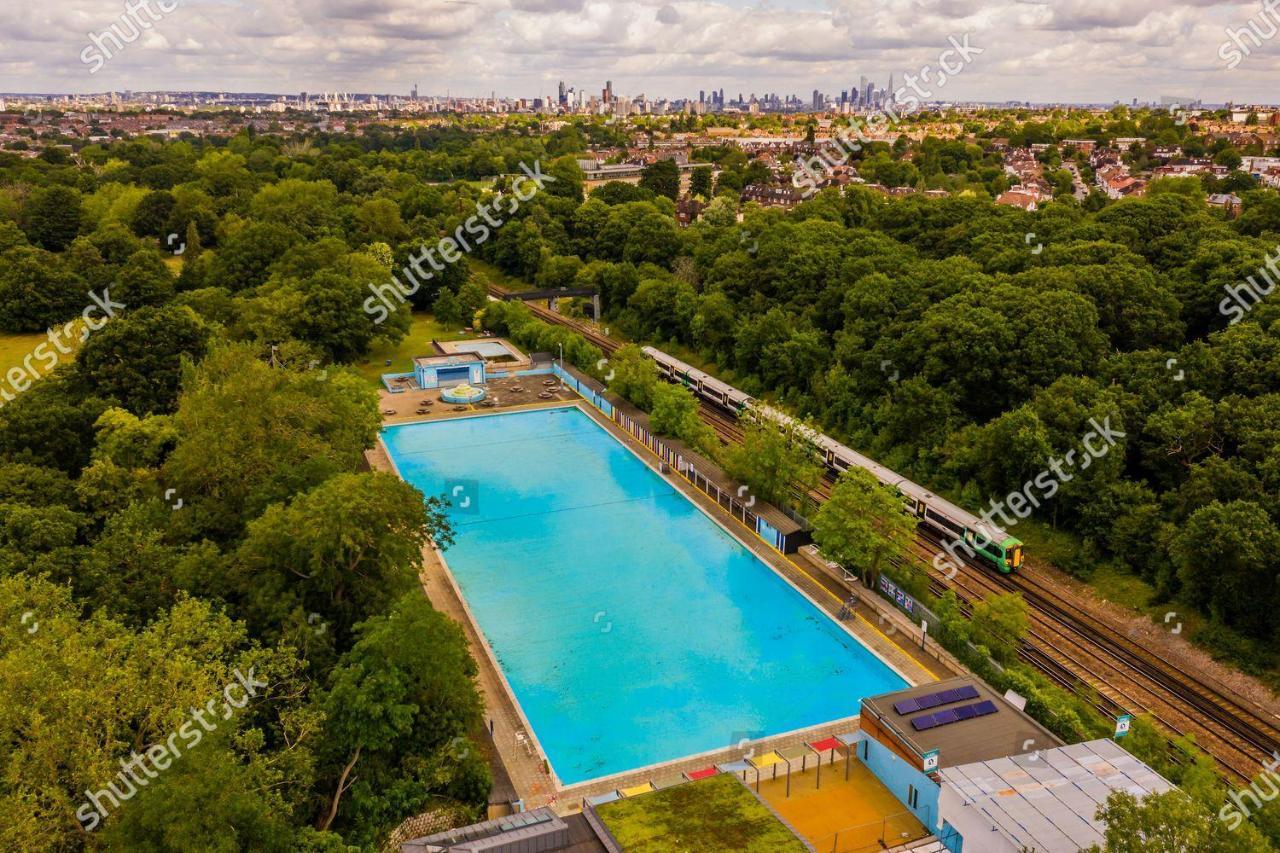 Great 4 Bedroom In Tooting Apartamento Londres