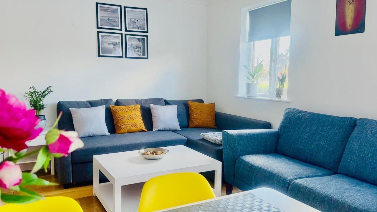 Amazing Location - Of London- 2 Bedroom Stunning Canal View House With Private Garden,parking & Balcony Apartamento Londres