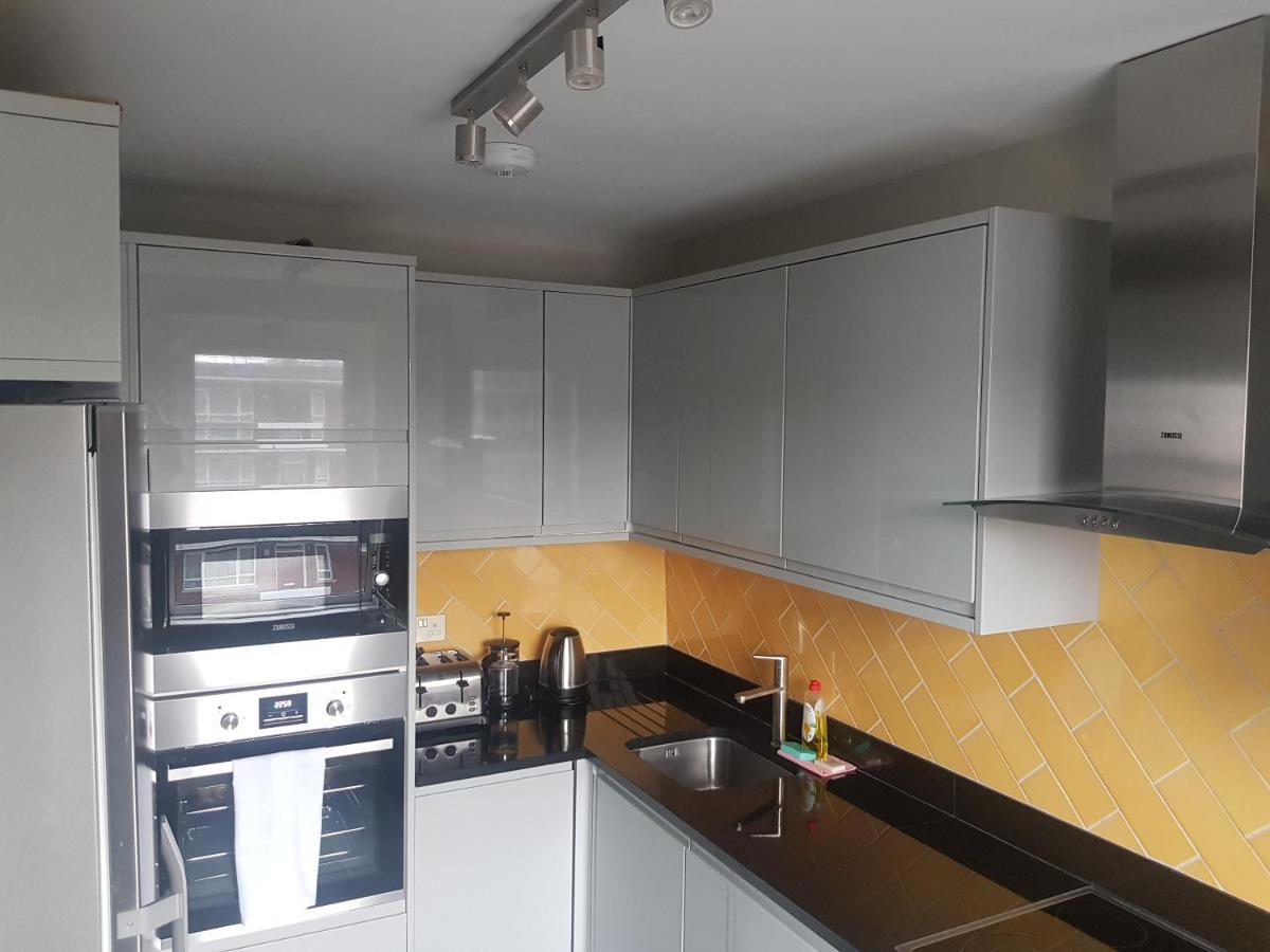 Beautiful 3-bedroom Flat With Stunning Views *