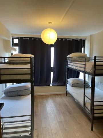 Albergue Kensal Backpackers 2 *