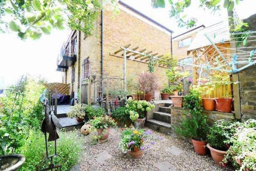 Apartamento Amazing Location - Of London- 2 Bedroom Stunning Canal View House With Private Garden,parking & Balcony