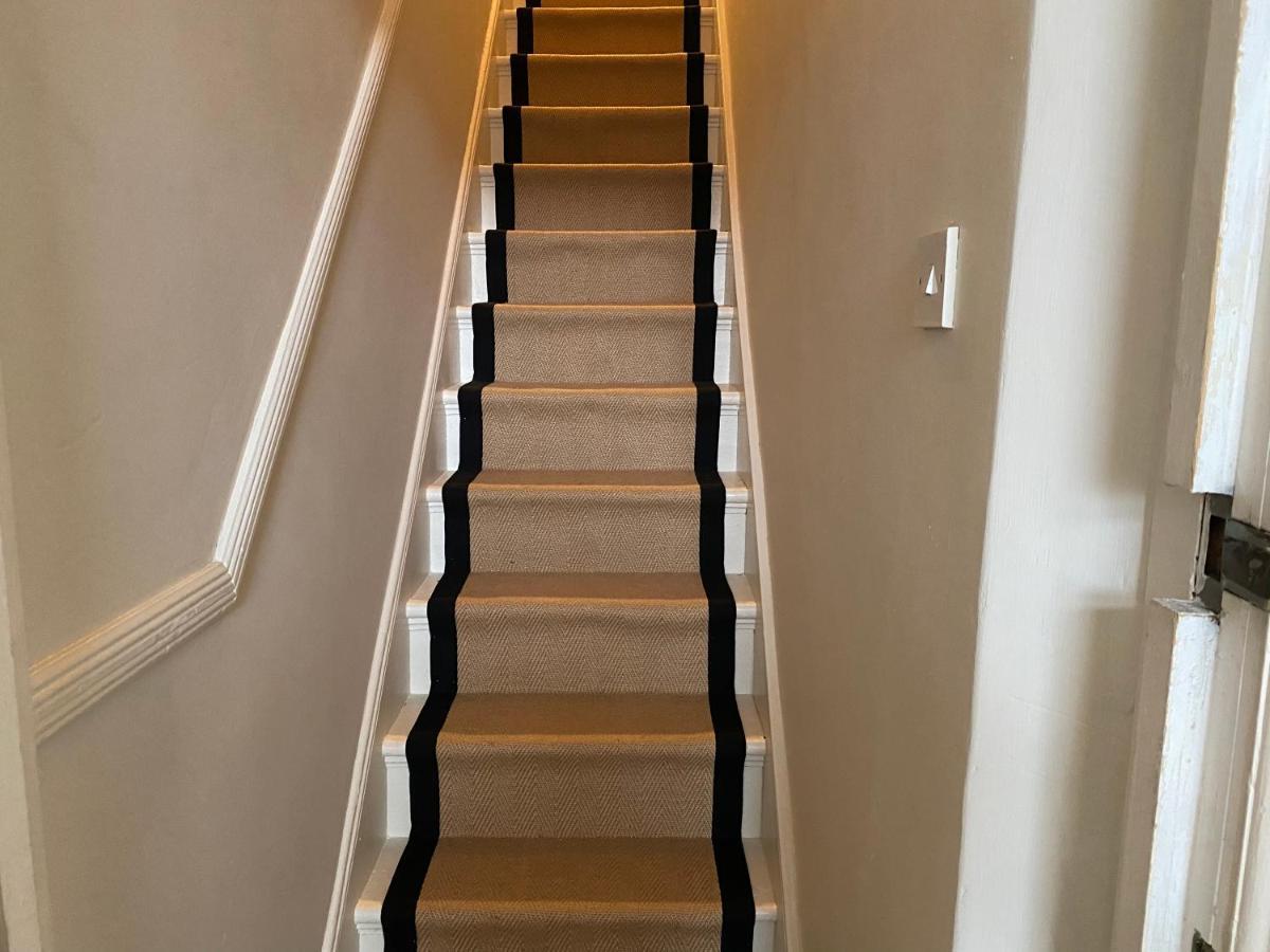 Stylish Apt Excel Olympic Close To Station Londres