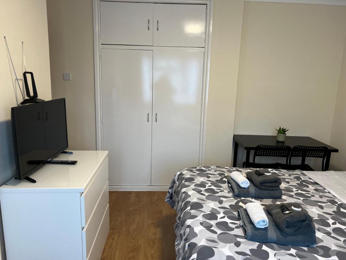 Kensal 2 Guest house London