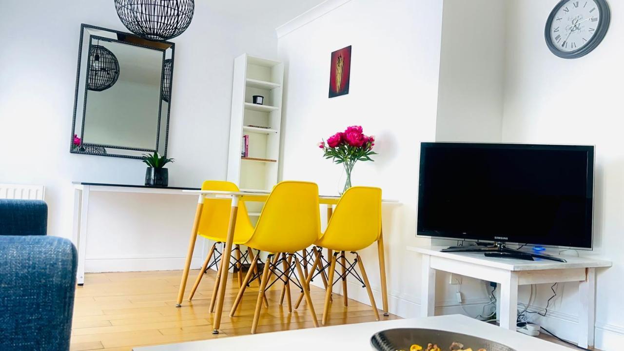 Amazing Location - Of London- 2 Bedroom Stunning Canal View House With Private Garden,parking & Balcony Londres
