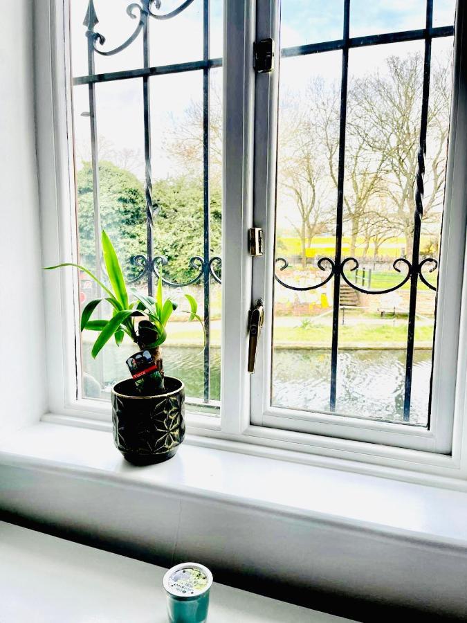 Apartamento Amazing Location - Of London- 2 Bedroom Stunning Canal View House With Private Garden,parking & Balcony Londres