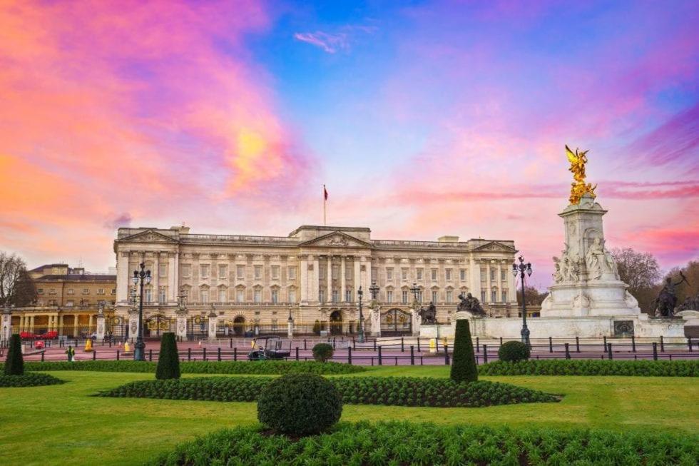 Buckingham Palace Observatory *
