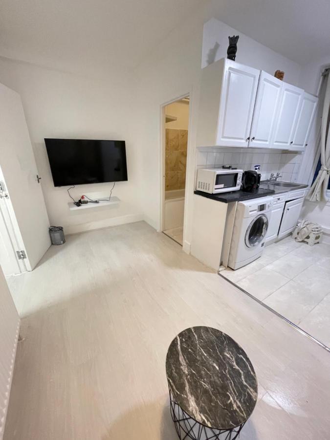 One Bedroom Flat Miles *