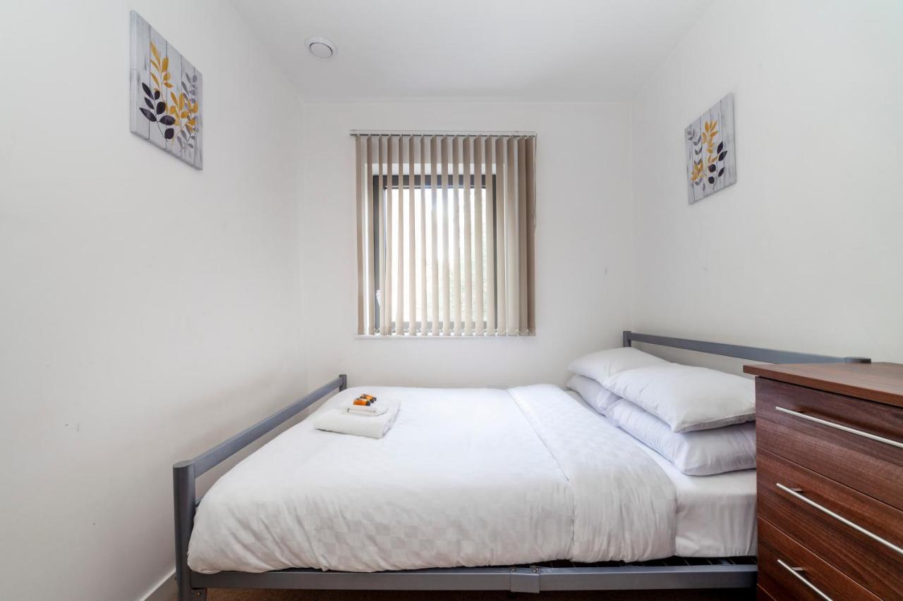 Apartamento Modern 3bdr Flat W Large Balcony, Kentish Town Londres