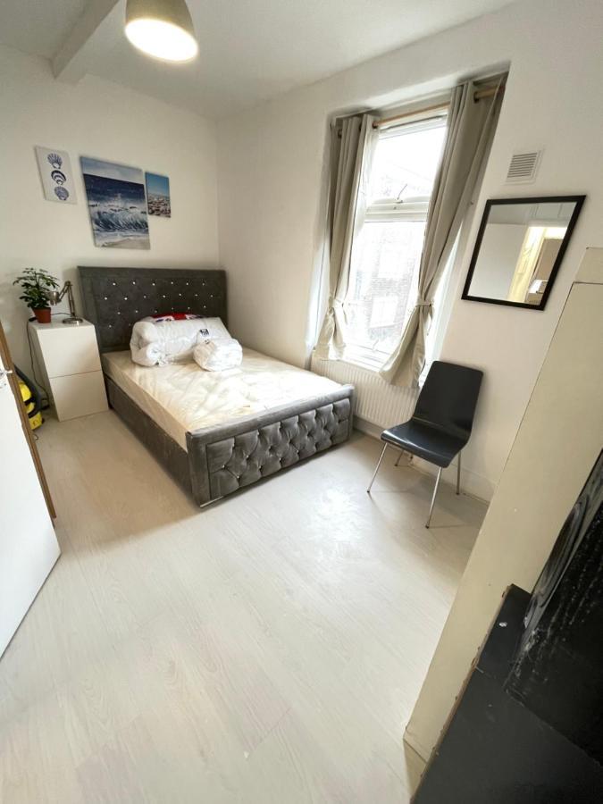 One Bedroom Flat Miles *