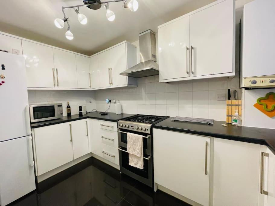 Appartement Cosy Spacious 2 Bedrooms With Dedicated Off Street Parking Londres