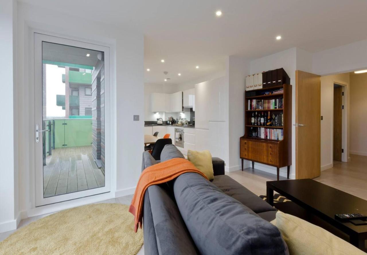 2-bed Only 15 Mins From Appartement Londen