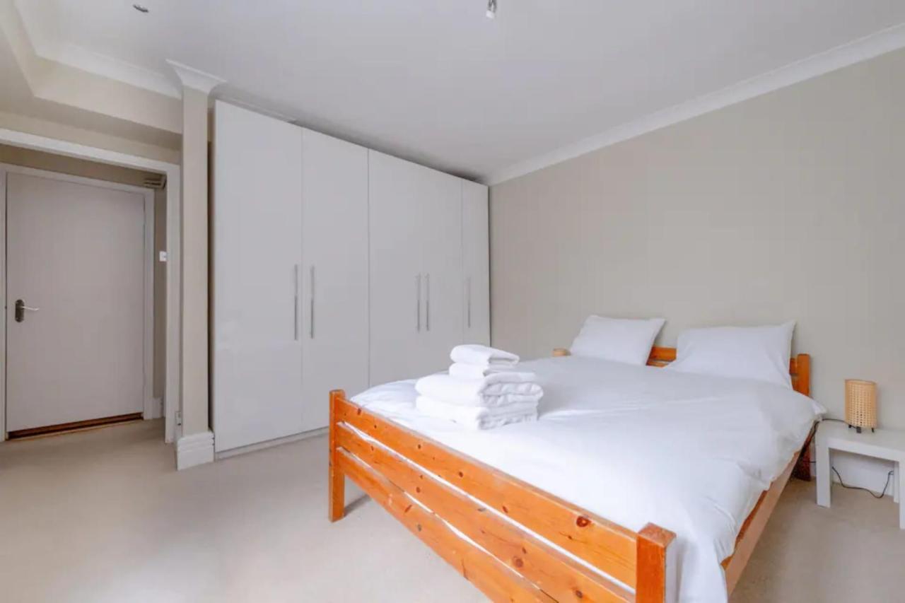 Lovely 1 Bedroom With Patio - 10 Mins From Hyde Park *